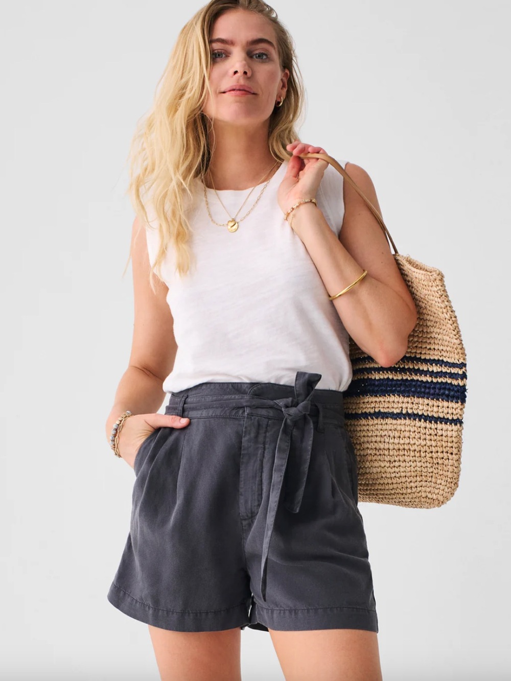 Faherty Arlie faded black linen blend relaxed paper bag shorts small